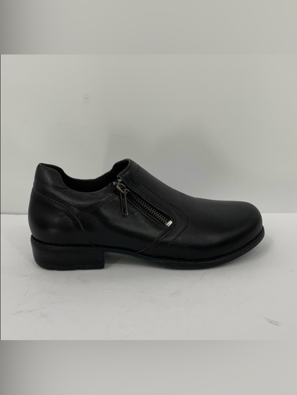 Walking Cradle Layton Shootie bootie black leather comfort zipper ankle 6.5